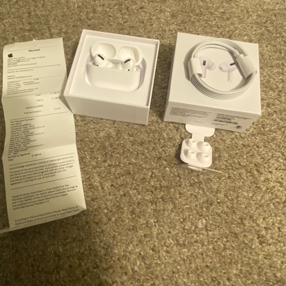 Apple White Bluetooth Earbuds with Case